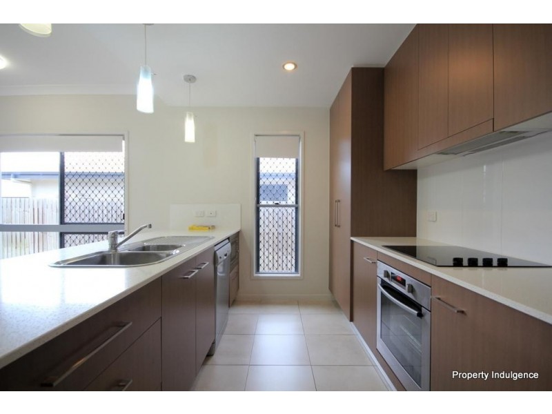 16 Dahlia Street, Burdell QLD 4818