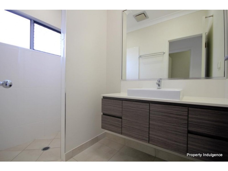 16 Dahlia Street, Burdell QLD 4818