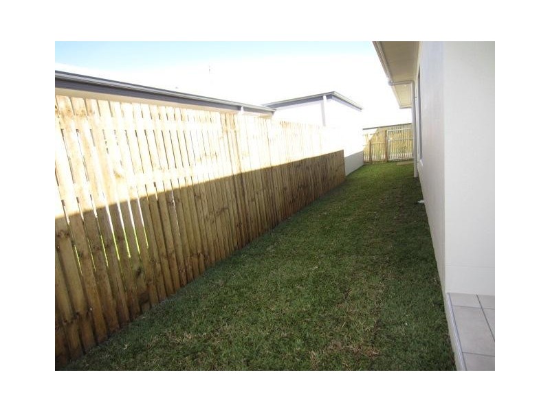 16 Dahlia Street, Burdell QLD 4818