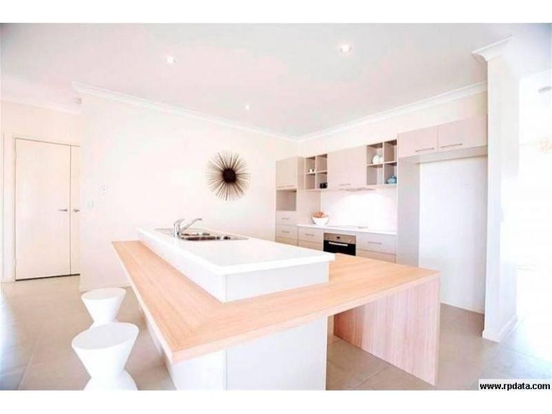 22 Dunlop Street, Kelso QLD 4815