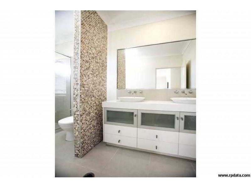 22 Dunlop Street, Kelso QLD 4815