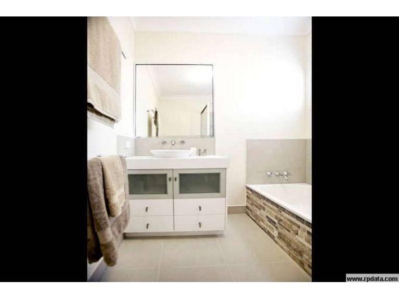 22 Dunlop Street, Kelso QLD 4815