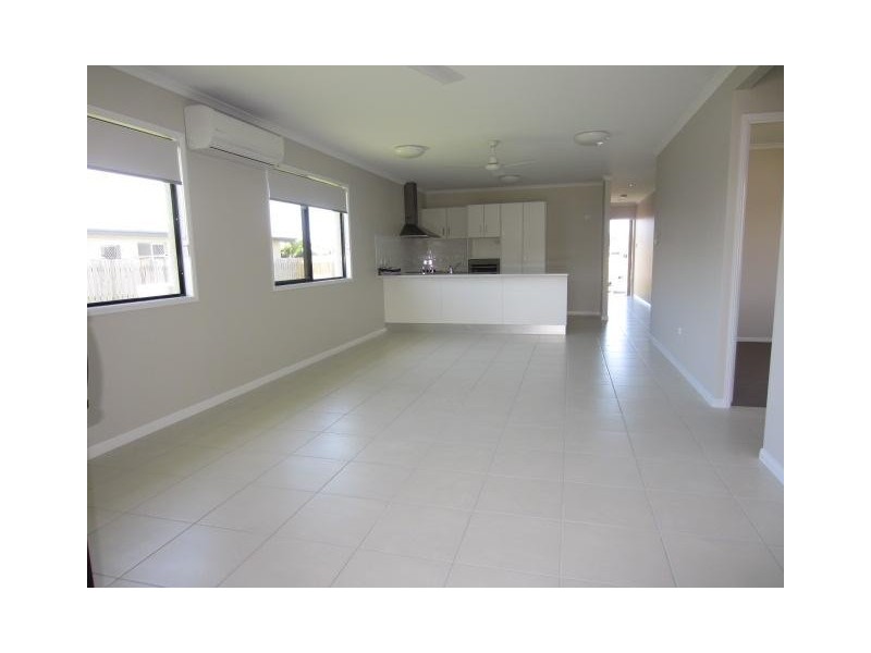 6 Beach Court, Balgal Beach QLD 4816