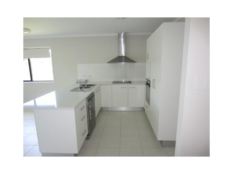 6 Beach Court, Balgal Beach QLD 4816