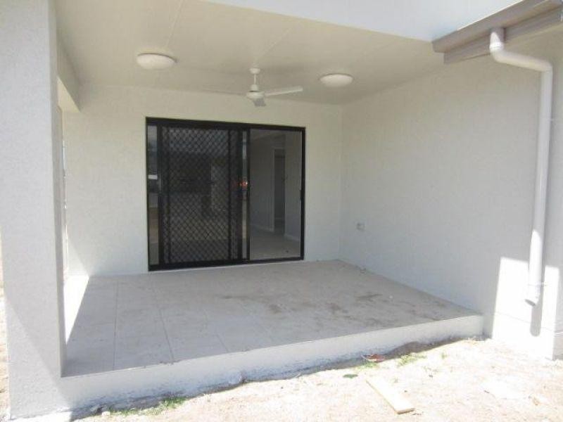 6 Beach Court, Balgal Beach QLD 4816