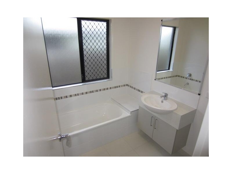 22 Iona Avenue, Burdell QLD 4818