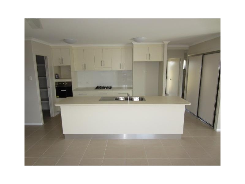 25 Smugglers Cove, Mount Low QLD 4818