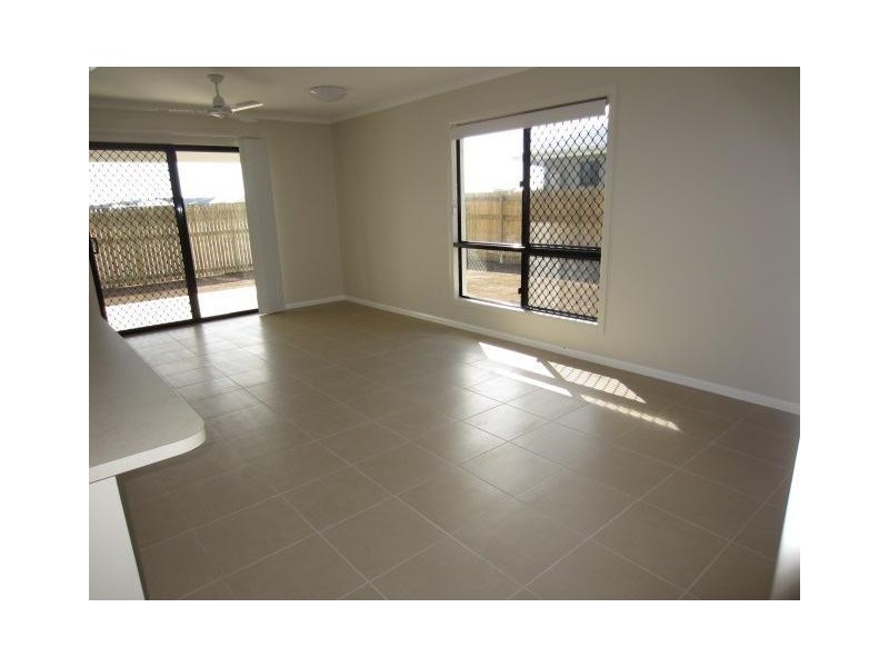 25 Smugglers Cove, Mount Low QLD 4818