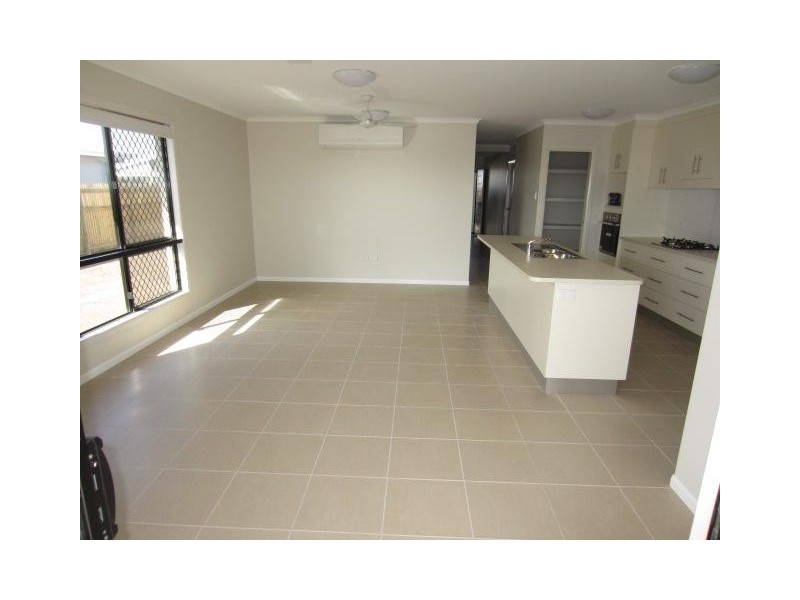 25 Smugglers Cove, Mount Low QLD 4818