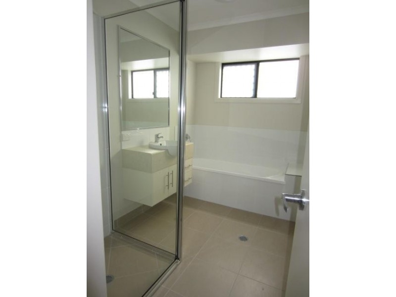 25 Smugglers Cove, Mount Low QLD 4818