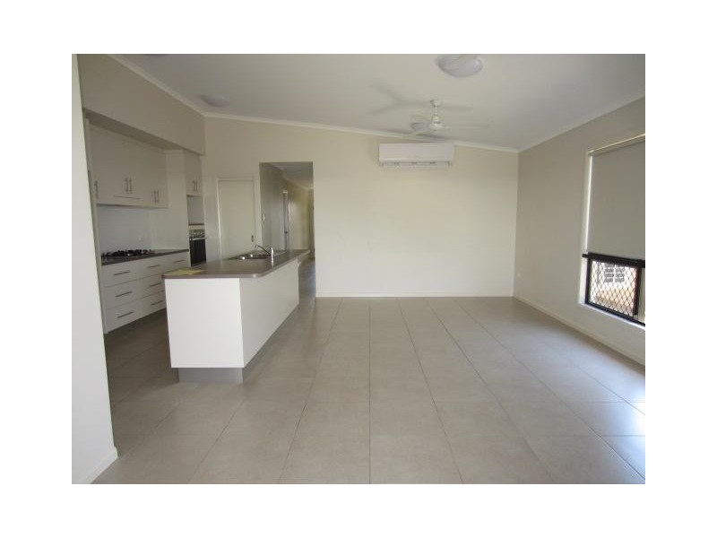 25 Smugglers Cove, Mount Low QLD 4818