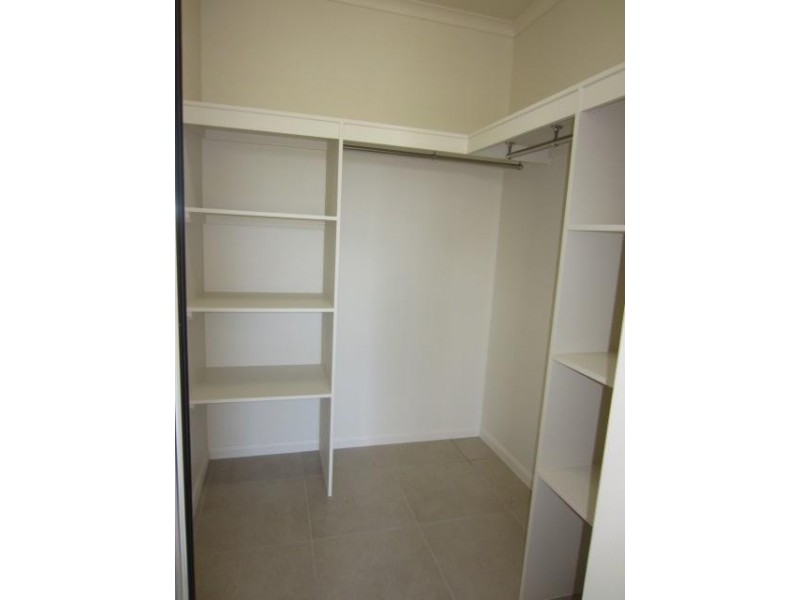 25 Smugglers Cove, Mount Low QLD 4818