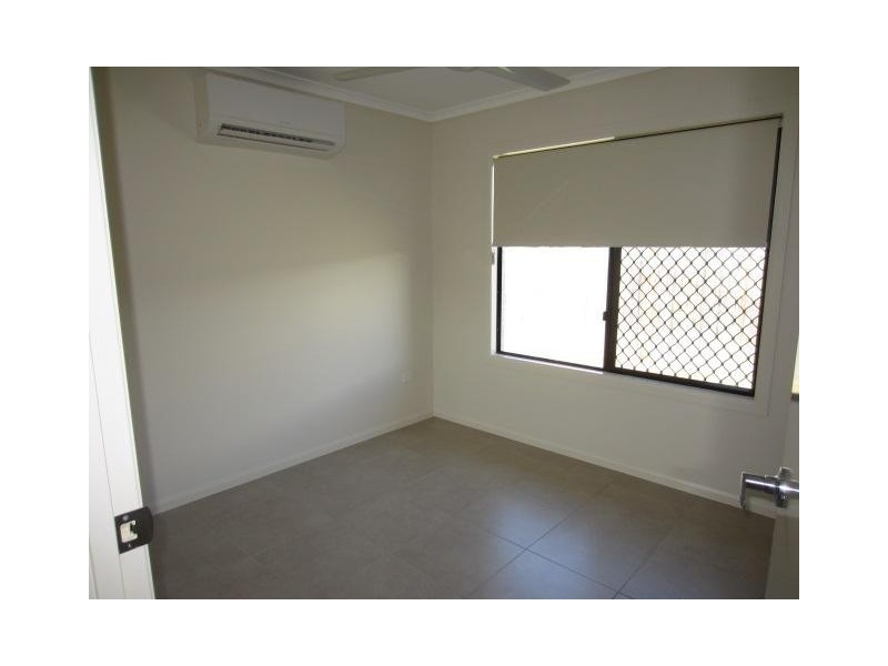 25 Smugglers Cove, Mount Low QLD 4818