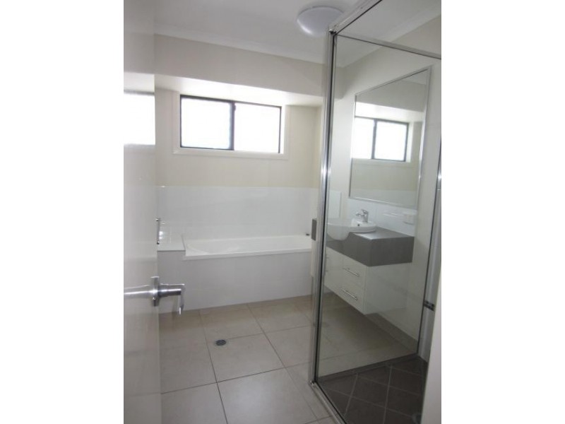 25 Smugglers Cove, Mount Low QLD 4818