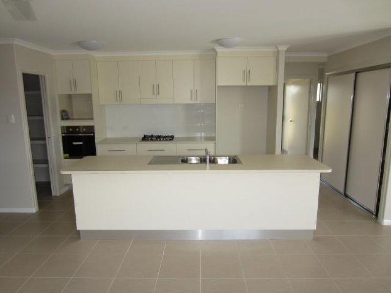 25 Smugglers Cove, Mount Low QLD 4818