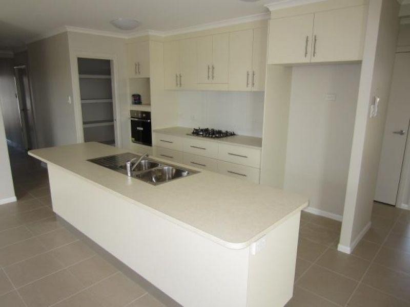 25 Smugglers Cove, Mount Low QLD 4818