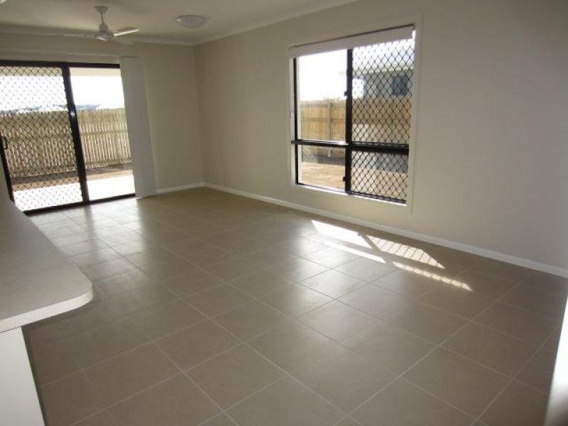 25 Smugglers Cove, Mount Low QLD 4818