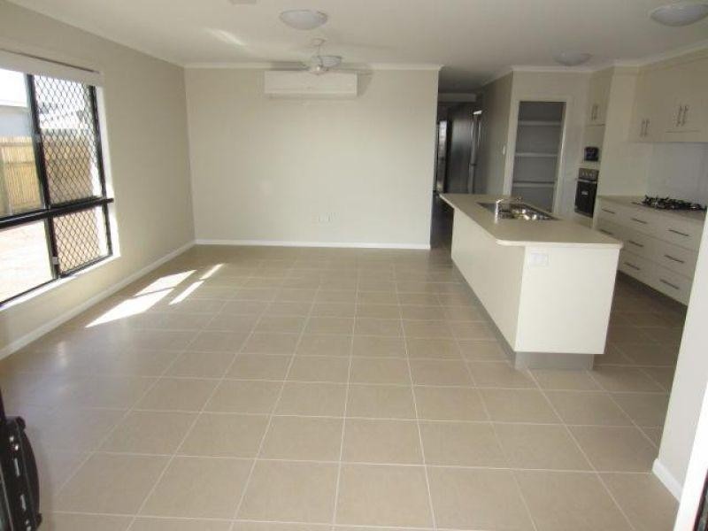 25 Smugglers Cove, Mount Low QLD 4818