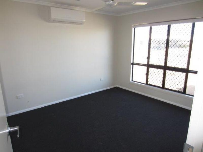 25 Smugglers Cove, Mount Low QLD 4818