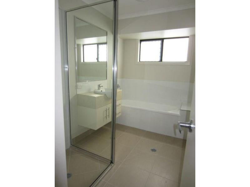 25 Smugglers Cove, Mount Low QLD 4818