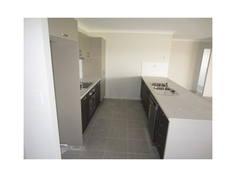 2 Esperance Drive, Mount Low QLD 4818