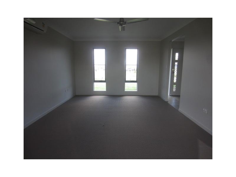 2 Esperance Drive, Mount Low QLD 4818