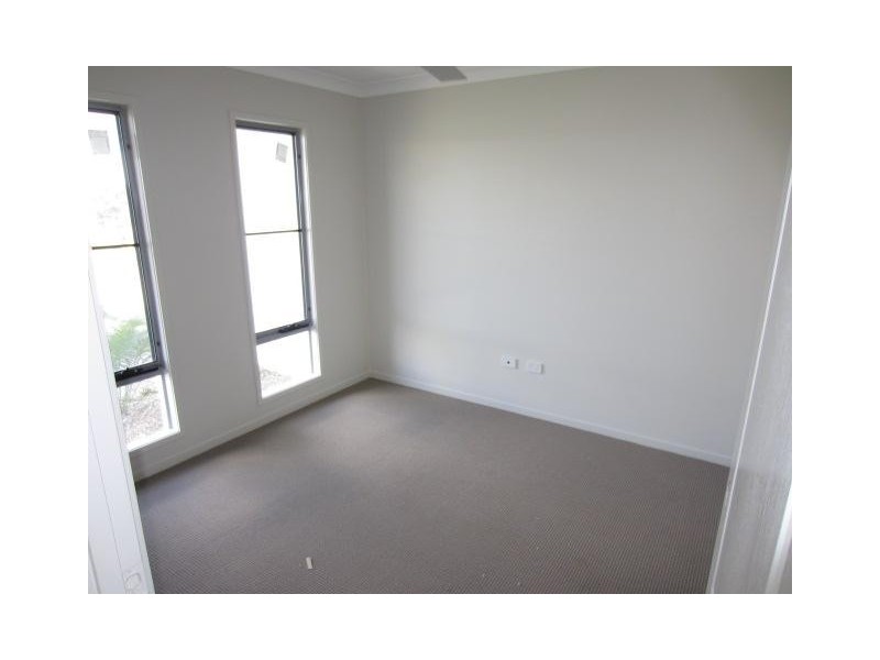 2 Esperance Drive, Mount Low QLD 4818