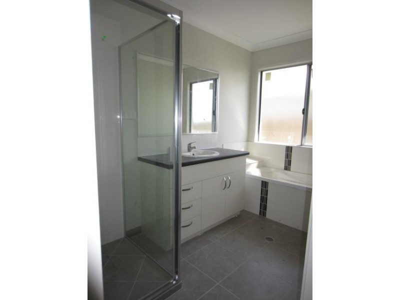 2 Esperance Drive, Mount Low QLD 4818