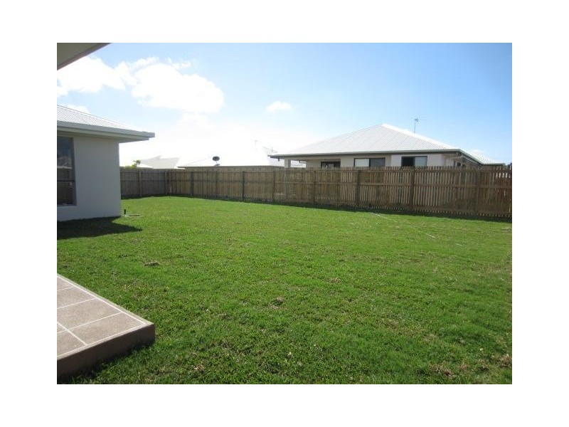 2 Esperance Drive, Mount Low QLD 4818