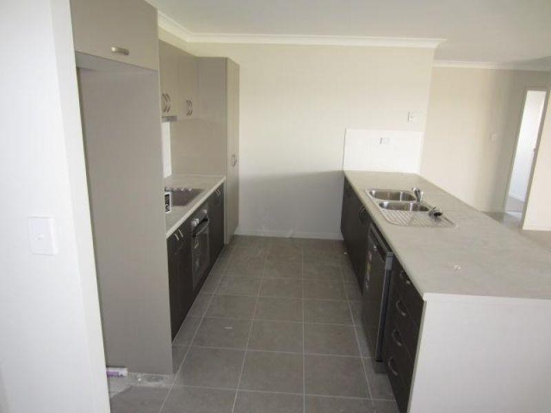 2 Esperance Drive, Mount Low QLD 4818