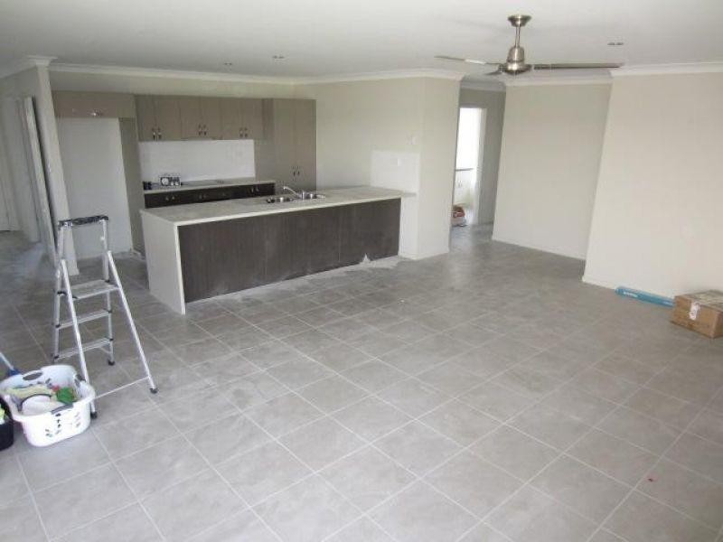 2 Esperance Drive, Mount Low QLD 4818