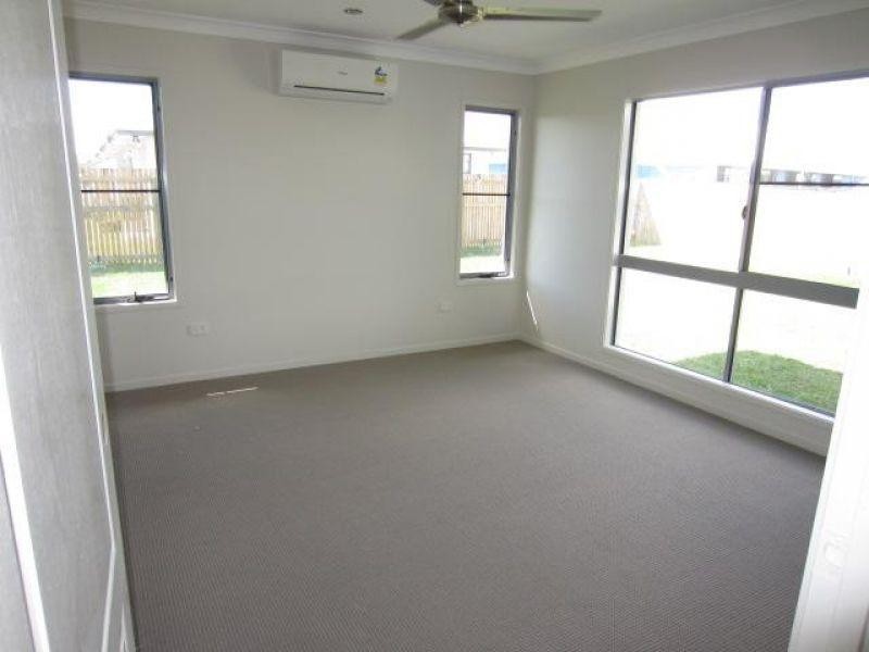 2 Esperance Drive, Mount Low QLD 4818