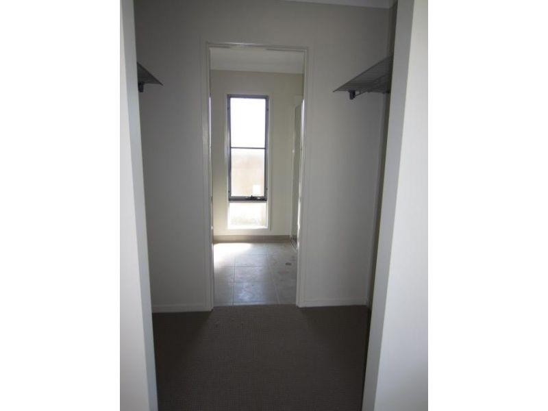 2 Esperance Drive, Mount Low QLD 4818