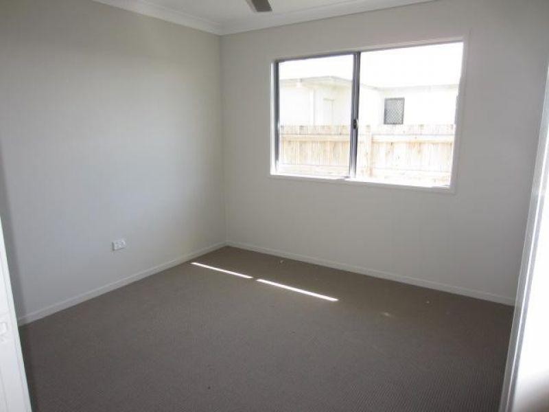 2 Esperance Drive, Mount Low QLD 4818