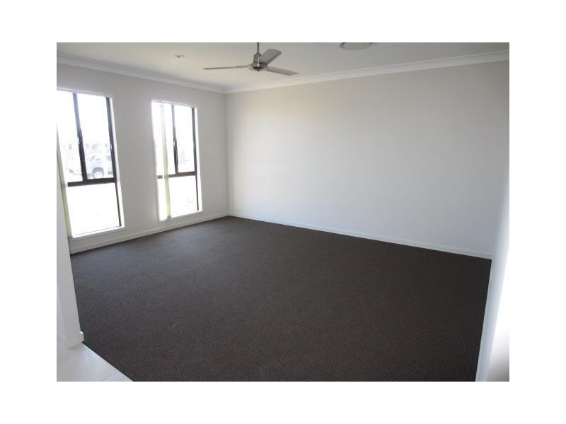 48 Fremont Street, Mount Low QLD 4818