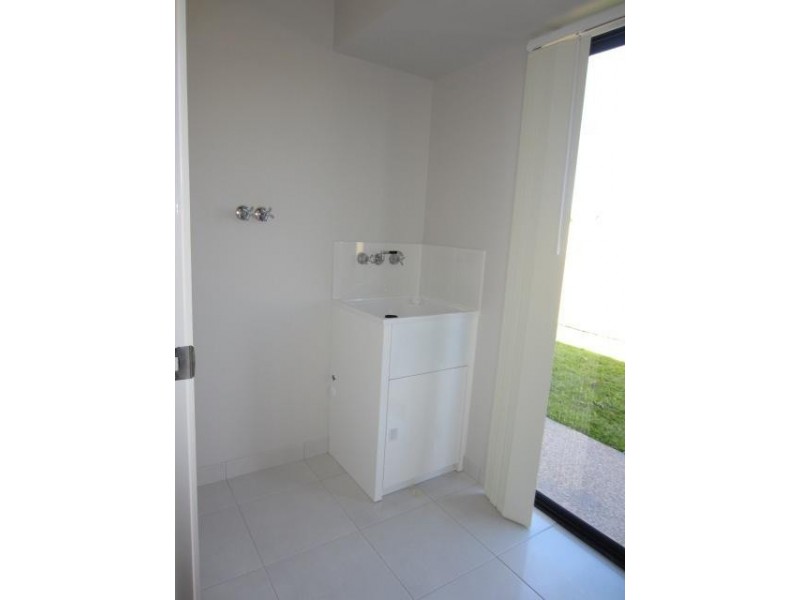 48 Fremont Street, Mount Low QLD 4818