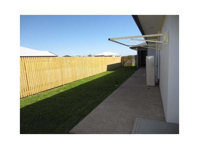 48 Fremont Street, Mount Low QLD 4818