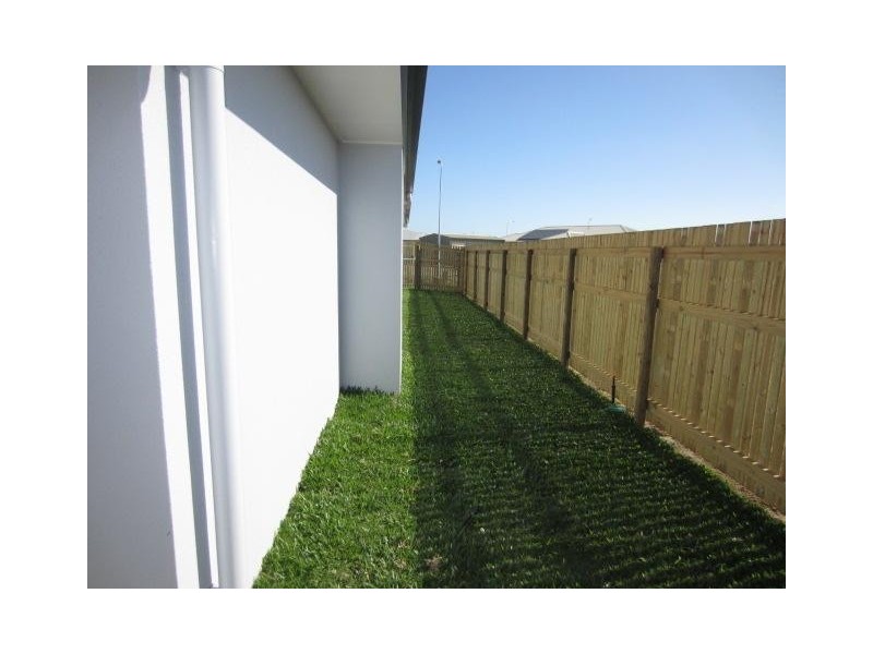 48 Fremont Street, Mount Low QLD 4818