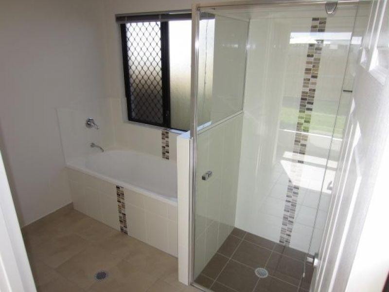 24 Tasman Circuit, Burdell QLD 4818