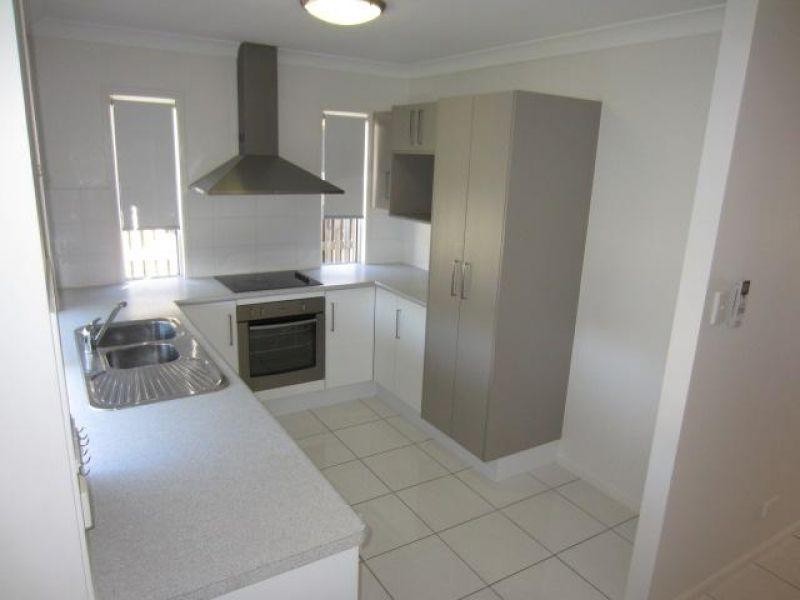 8 Nikao Street, Burdell QLD 4818