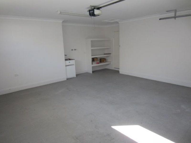 8 Nikao Street, Burdell QLD 4818