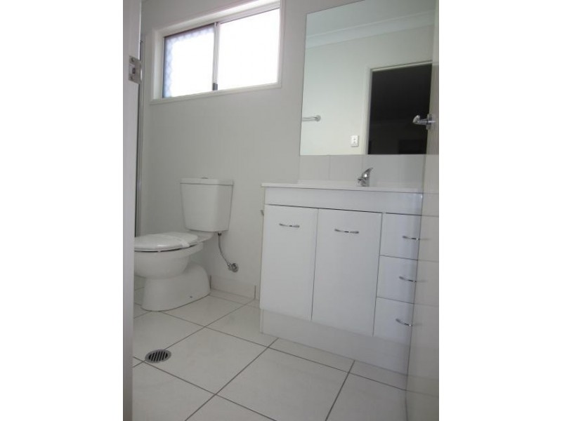 8 Nikao Street, Burdell QLD 4818