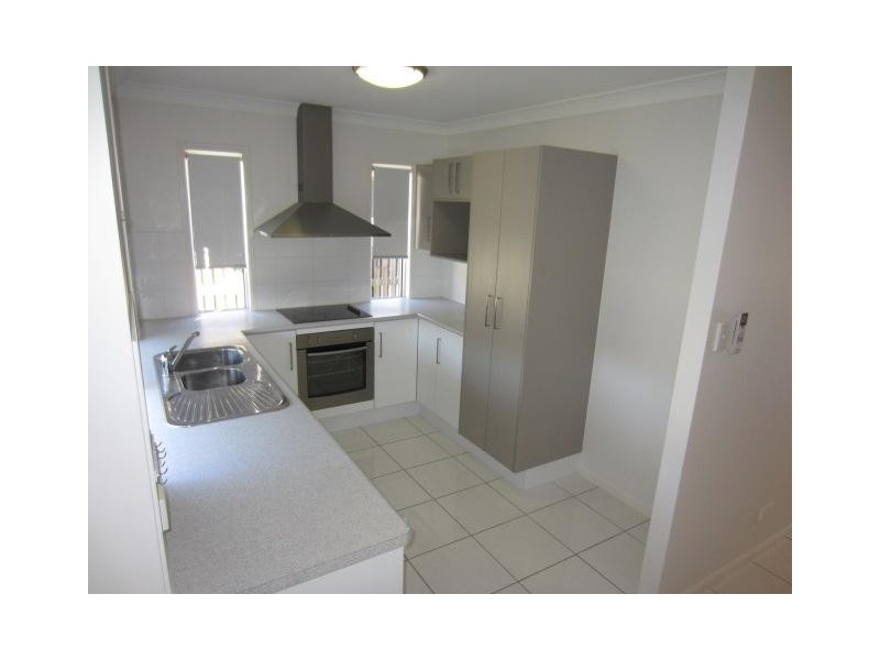 8 Nikao Street, Burdell QLD 4818