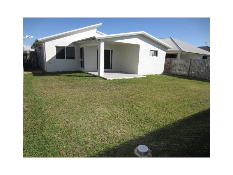 8 Nikao Street, Burdell QLD 4818