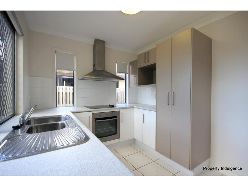 8 Nikao Street, Burdell QLD 4818