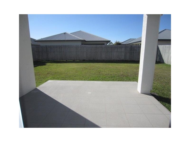 8 Nikao Street, Burdell QLD 4818