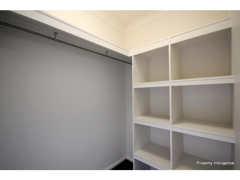 8 Nikao Street, Burdell QLD 4818