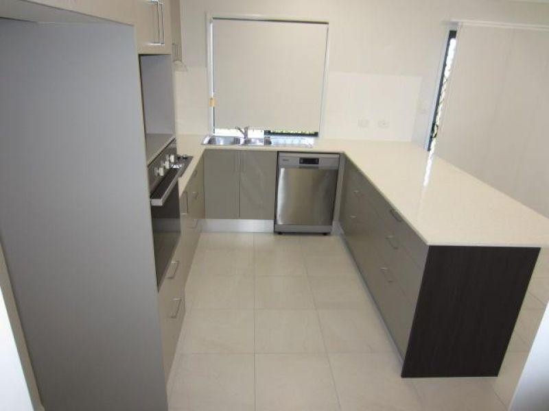 6  Cato Street, Burdell QLD 4818