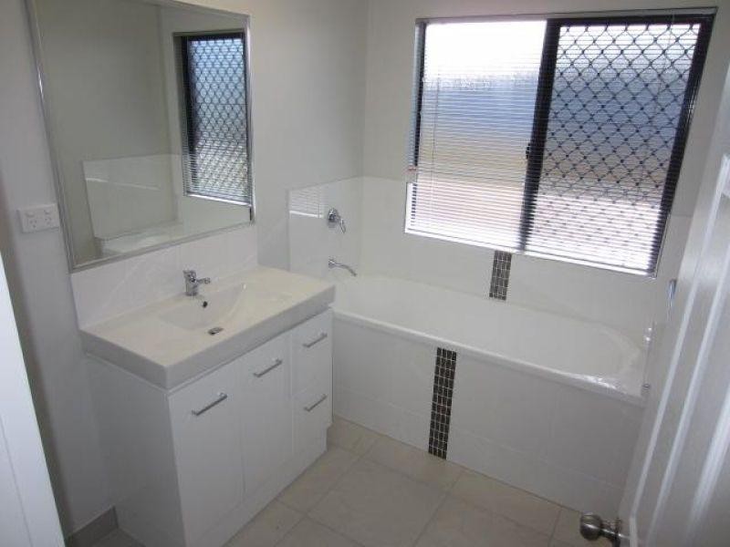 6  Cato Street, Burdell QLD 4818