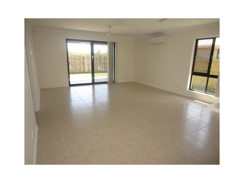 20 Smugglers Cove, Mount Low QLD 4818